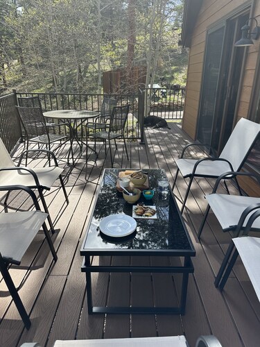 Ponderosa Cabin is just Minutes from Rocky Mountain National Park and Wild Basin