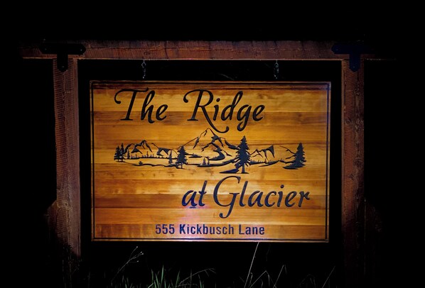 The Ridge At Glacier | Entrance Sign