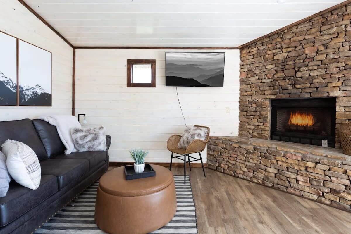 Fernseher, Kamin, Arbeitsbereiche