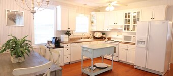 Een charmant huisje in Historical Bay St Louis ~ 5 minuten lopen naar restaurants 