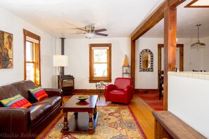 Smart TV, fireplace, DVD player, books