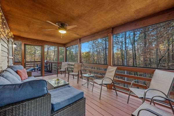 Screened in porch