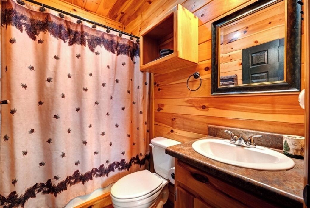 町の近くの山小屋！ 素晴らしい景色！ ウィークリー、ミリタリー