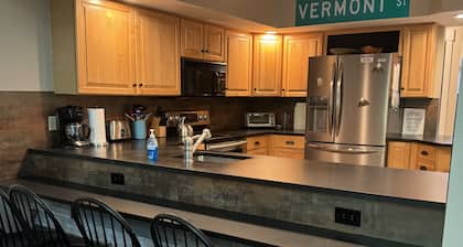 A1 Solitude.4 BDRM, ski in/out to main Solitude lift, pool/gym access. Parking!