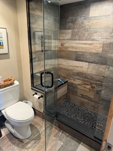 A1 Solitude.4 BDRM, ski in/out to main Solitude lift, pool/gym access. Parking!