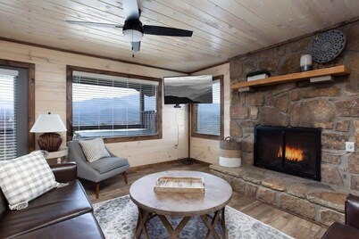 Unreal Views GSMNP/Near DwTn Gatlinburg/Hot Tub