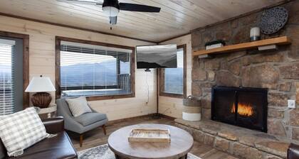 Unreal Views GSMNP/Near DwTn Gatlinburg/Hot Tub