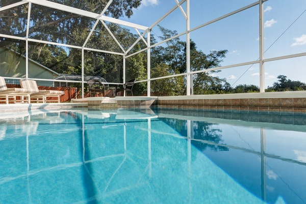 Ulkouima-allas, lämmitetty uima-allas