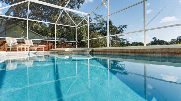 Ulkouima-allas, lämmitetty uima-allas