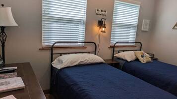 1 bedroom, desk, iron/ironing board, free WiFi