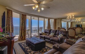 Televisio, DVD-soitin, stereot