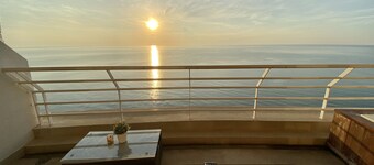 Sandy Beach Condo 17D