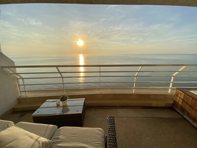 Sandy Beach Condo 17D