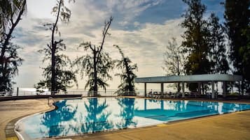 Outdoor pool, sun loungers