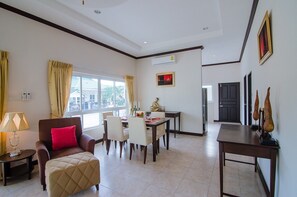 Maison, 2 chambres | Coin séjour
