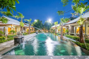 Kolam renang terbuka
