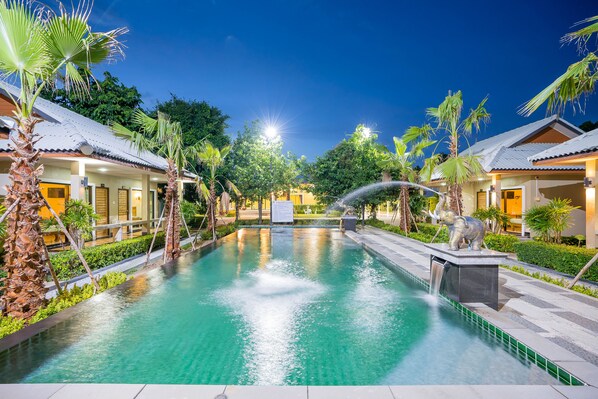 Kolam renang terbuka