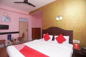 Camera Standard con letto matrimoniale o 2 letti singoli, 1 letto matrimoniale, bagno privato | Lenzuola