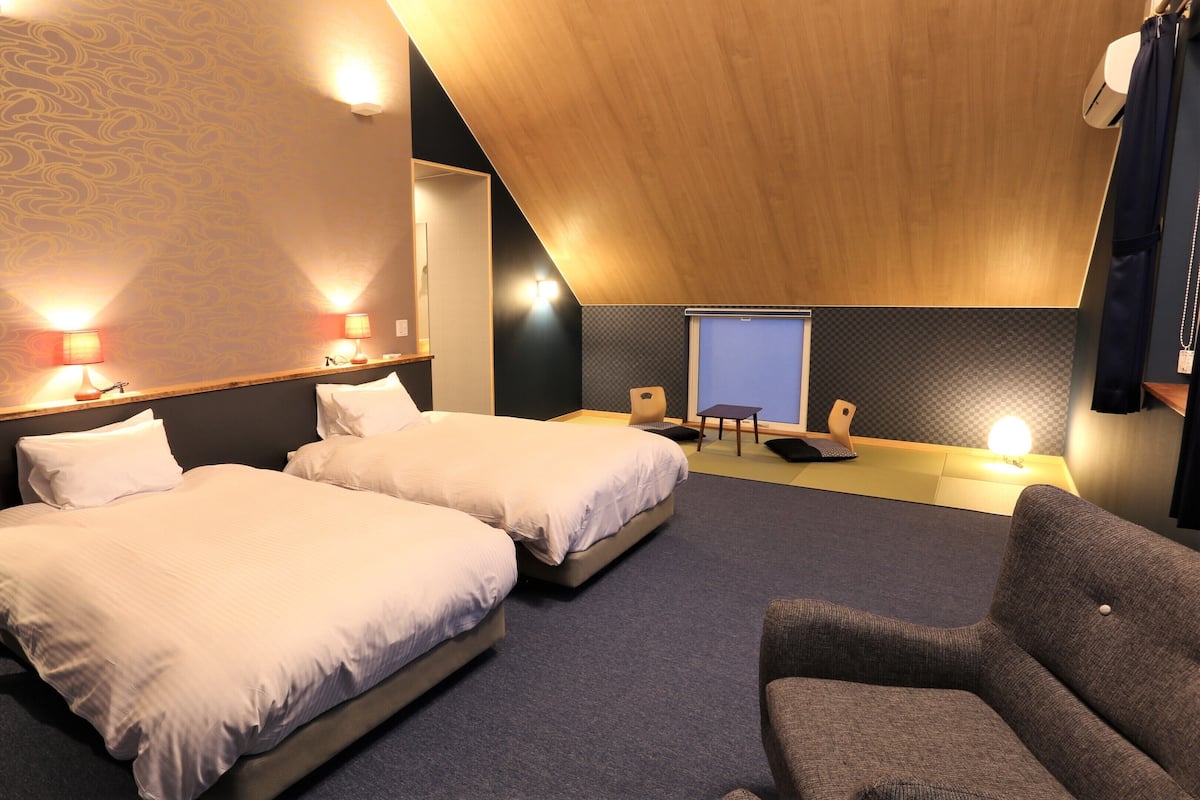 Deluxe Twin Room | Free WiFi, bed sheets