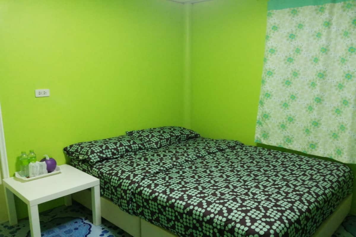 Standard Room with Shared Bathroom | Lits pliants/supplémentaires, Wi-Fi gratuit