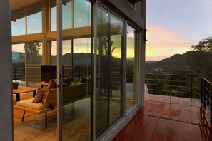 Maison Familiale, 2 chambres, vue montagne, côté montagne | Terrasse/Patio