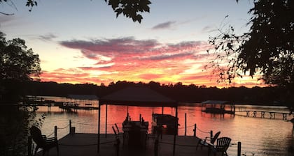 Sunset Serenity / Kayaks Included / Beach Fire Pit / Pier Fishing