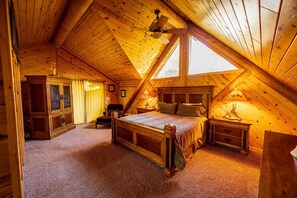 3 bedrooms, desk, iron/ironing board, travel cot - Tranquil 5 Star Rated Log Cabin-King Beds-Peaceful-Walk to Fishing Ponds (Fairplay)