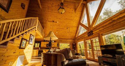Tranquil 5 Star Rated Log Cabin-King Beds-Peaceful-Walk to Fishing Ponds