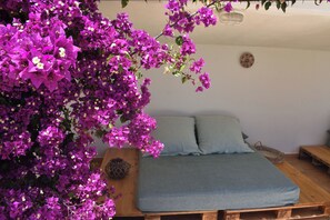 3 bedrooms, desk, iron/ironing board, travel cot