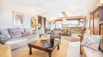 Televisie en een open haard