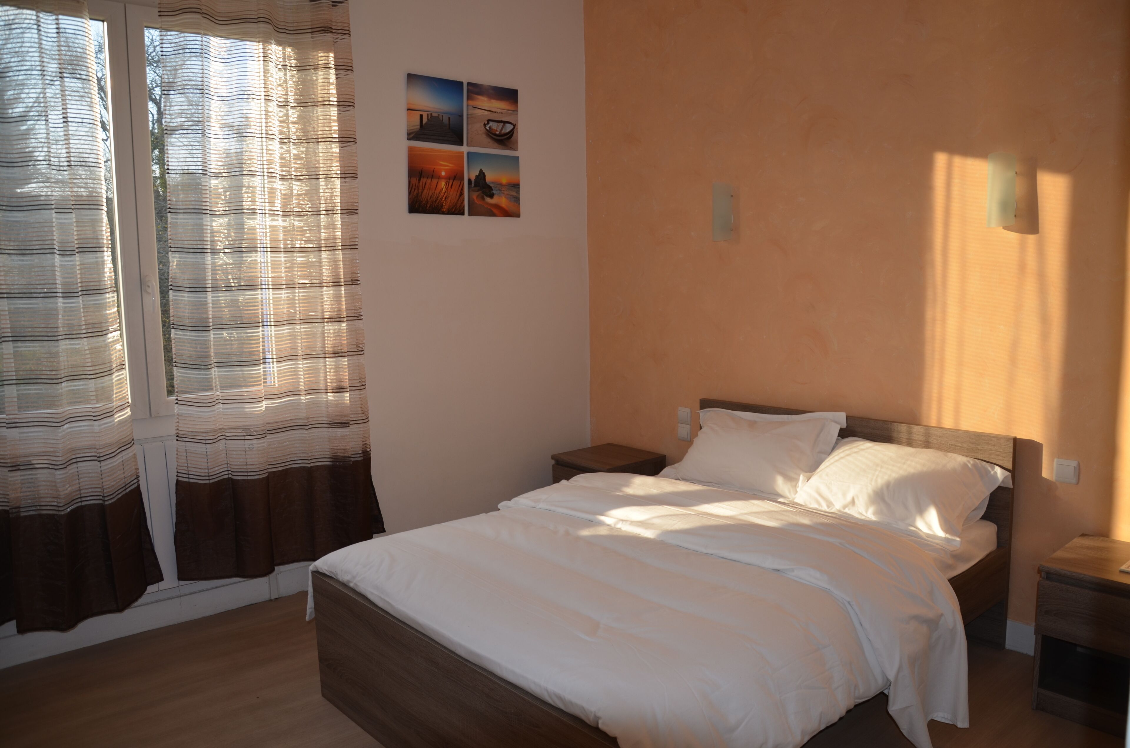 3 chambres, fer et planche à repasser, lit parapluie, Wi-Fi gratuit