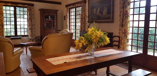 Maison de charme avec jardin clos