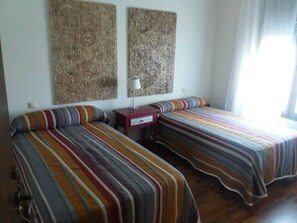 7 chambres, fer et planche à repasser, accès au Wi-Fi (inclus)