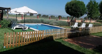 Casa de campo solariega, chic y confortable