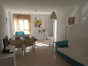 Smart TV, books - The Blue Pearl of Romanilla Beach (Roquetas de Mar)