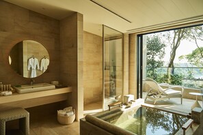 [Annex] Twin Room | Bathroom | Designer toiletries, hair dryer, bathrobes, slippers