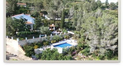 Beautiful rural retreat, private pool in the foot hill of the Prades Mountains