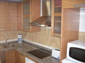Fridge, microwave, oven, stovetop - VTV SAN FRANCISCO- HISTORIC DOWNTOWN - FREE PARKING VUT/CO/214 (Córdoba)
