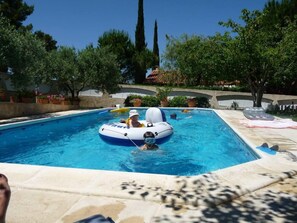 Außenpool, Liegestühle