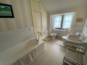 Vasca, asciugacapelli, bidet, asciugamani