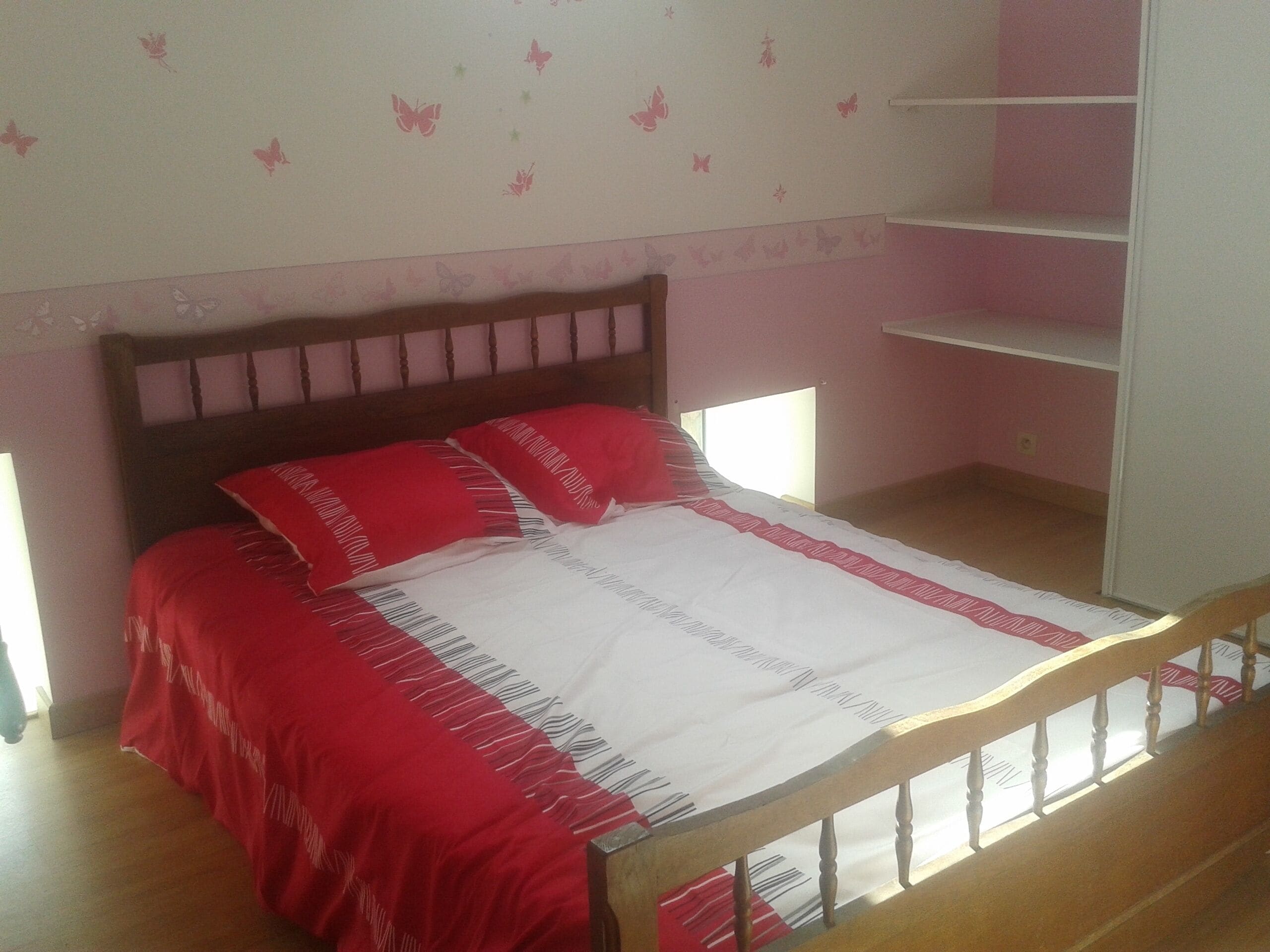 2 chambres, fer et planche à repasser, Wi-Fi, draps fournis