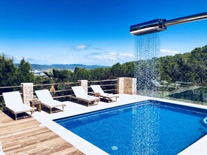 Piscine extérieure, piscine chauffée