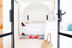 4 chambres, coffres-forts dans les chambres, bureau