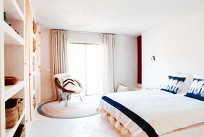 4 slaapkamers, een kluis op de kamer, een bureau