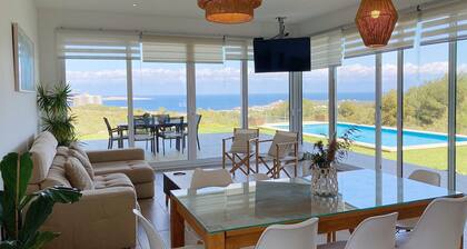 VILLA DE LUXE AVEC VUE SUR LA MER IMPRENABLE