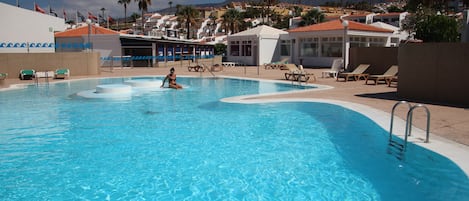 Utomhuspool