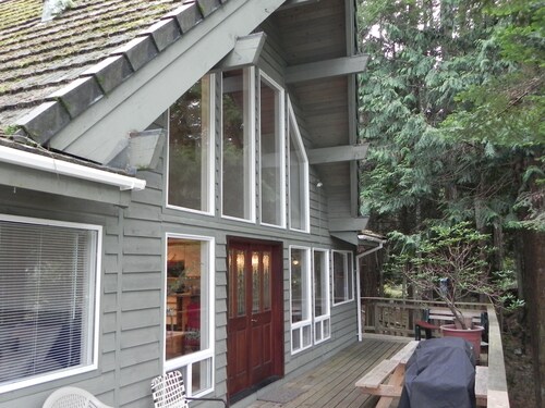 Neil Bay Waterfront Family And Pet Friendly Property!<br>PCUP00-13-0010 