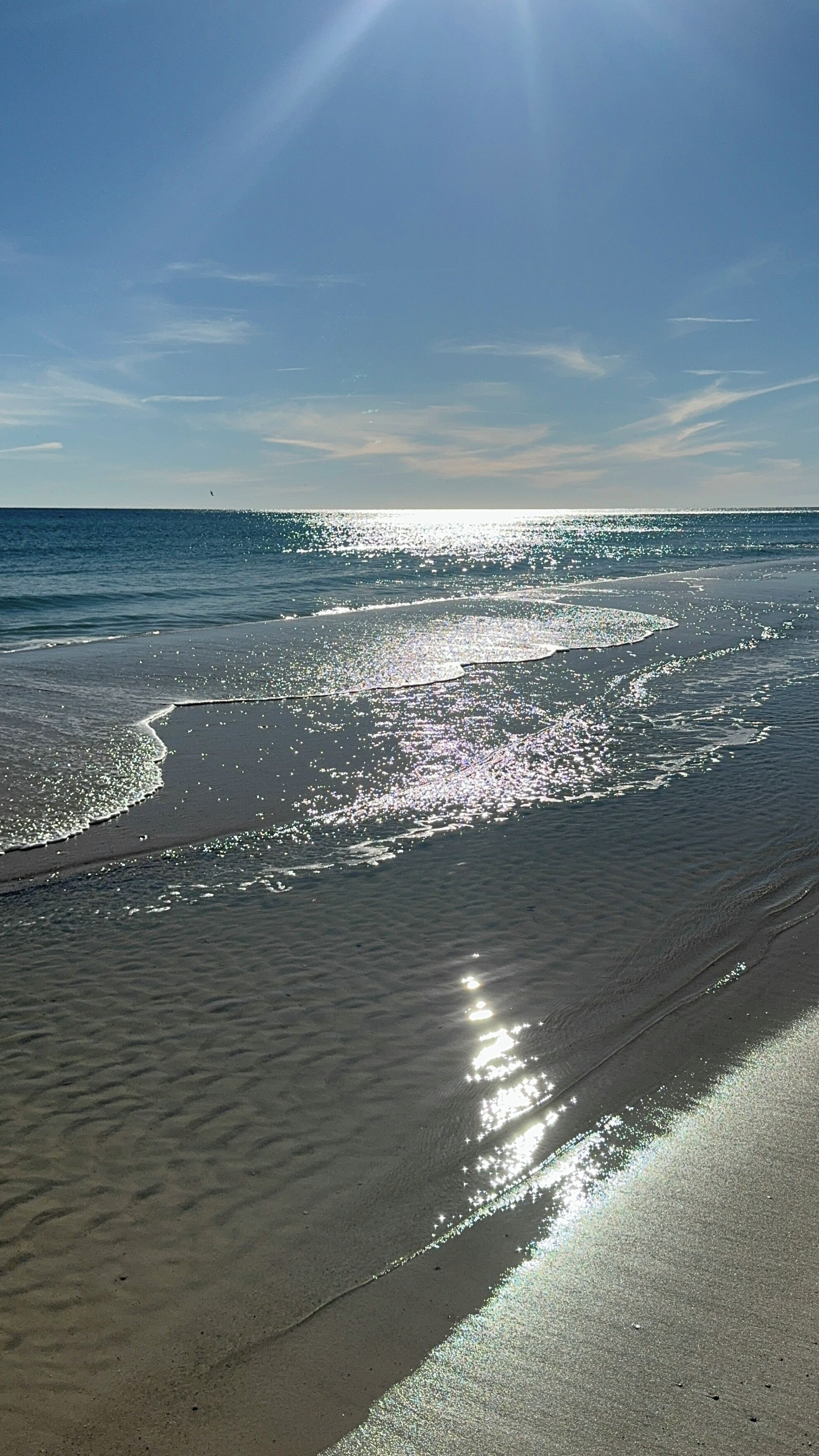 Beach nearby, sun loungers, beach towels