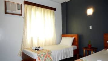 1 bedroom, premium bedding, in-room safe, desk