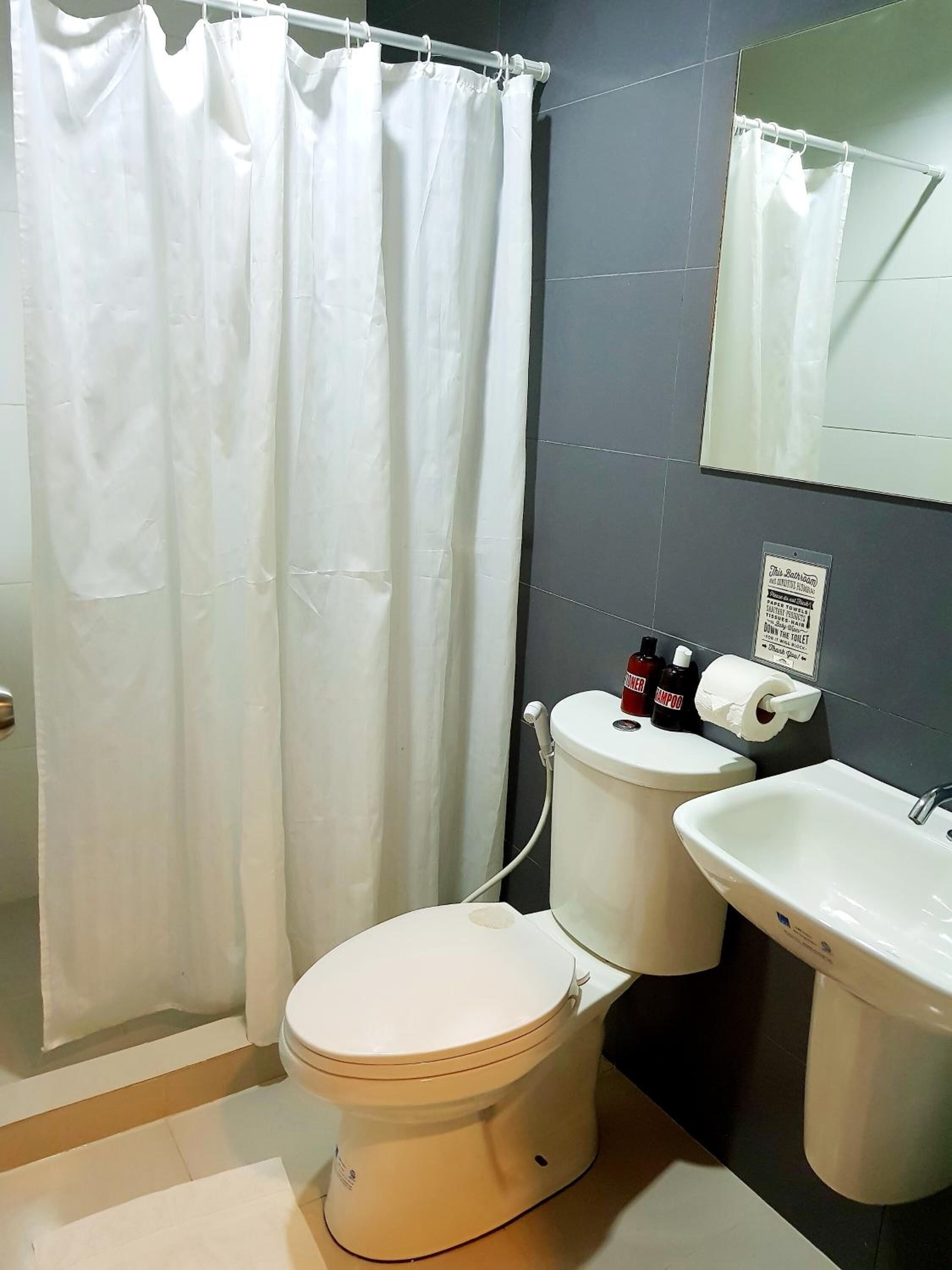 shower, rainfall showerhead, free toiletries, hair dryer